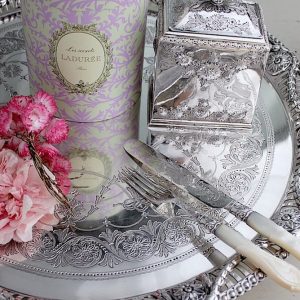 紅茶のパッケージ