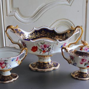 しばらくお待ちください。