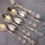 ティーセットいくつか。