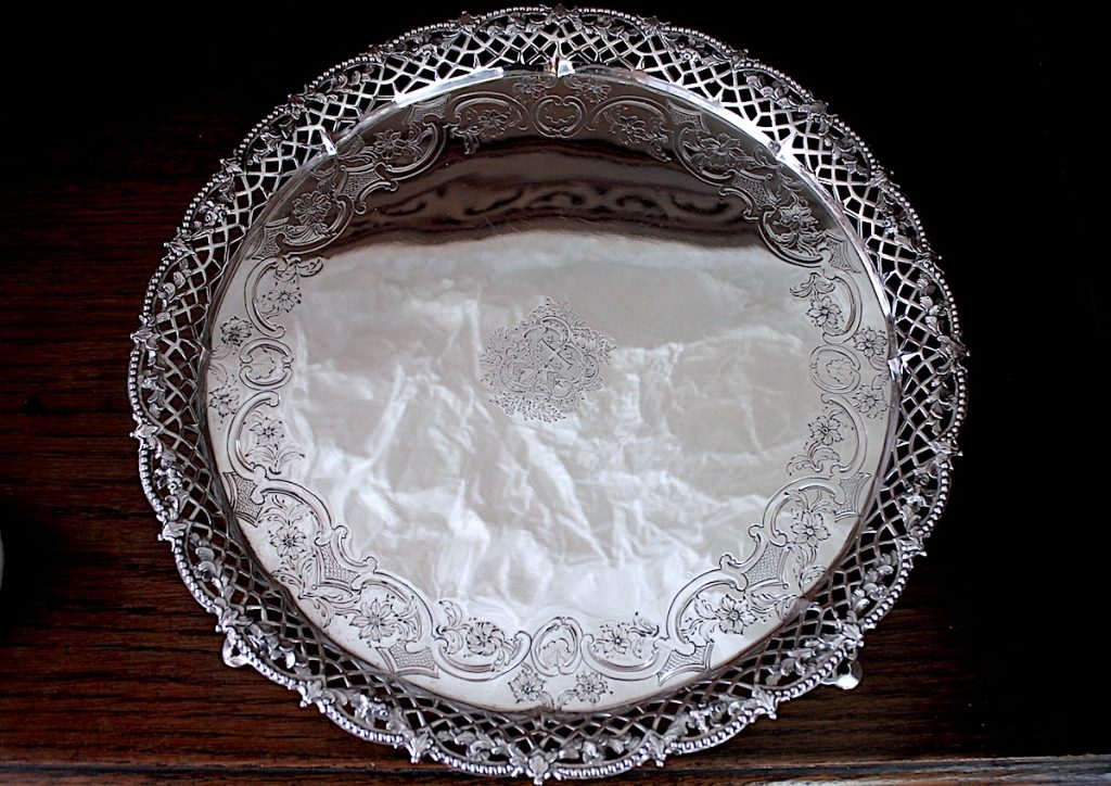 古い銀器の、アンティークとしての価値......