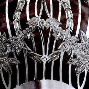 小さなバラと忘れな草