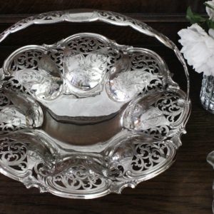 ＊バスケット、ソルトスプーン、バター