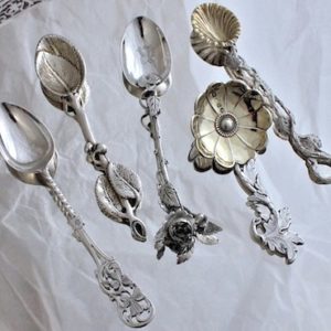 植物文様のスプーンとかティーキャディとか