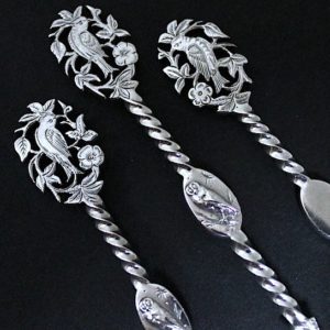 小鳥とフクロウと麦の実り。。