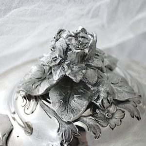 ティーポットのつまみ