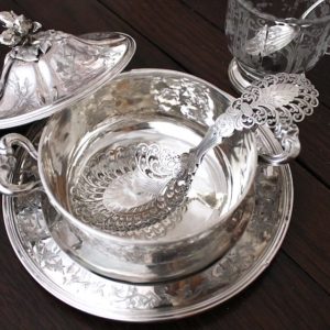 商品をアップしています。