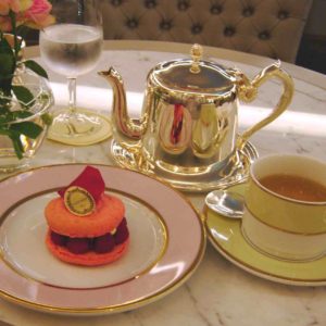 外でお茶を飲むとき..