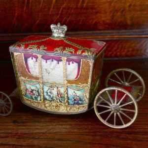 ビスケットTin缶..王冠の馬車