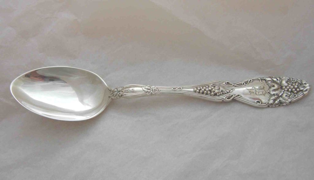 葡萄模様のスプーン