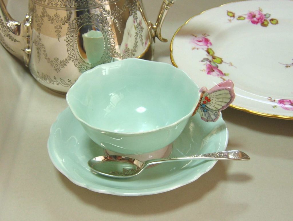 バタフライハンドル、ティーカップ