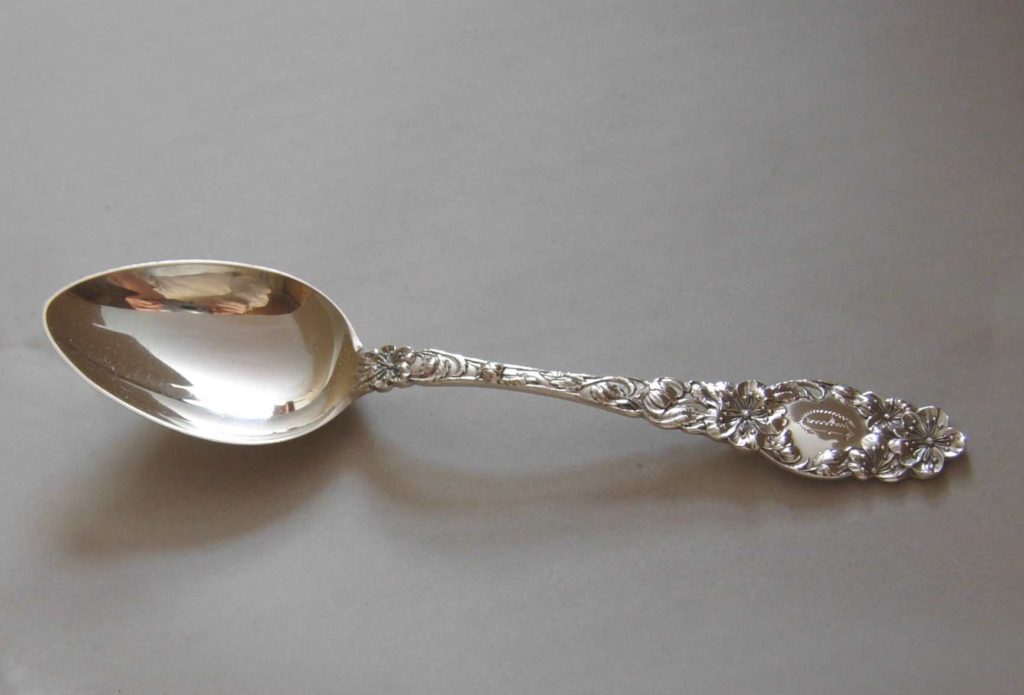 アメリカンシルバーのスプーン