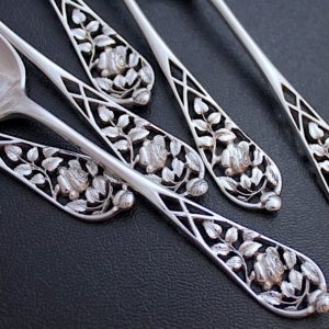 24日に新入荷をアップの予定です。