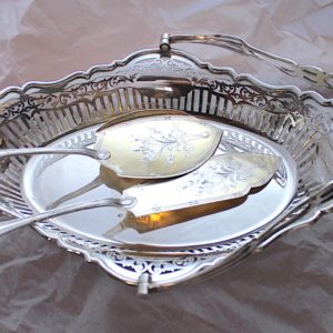 アイスクリームスプーンとサーバーの写真を撮り直しました。