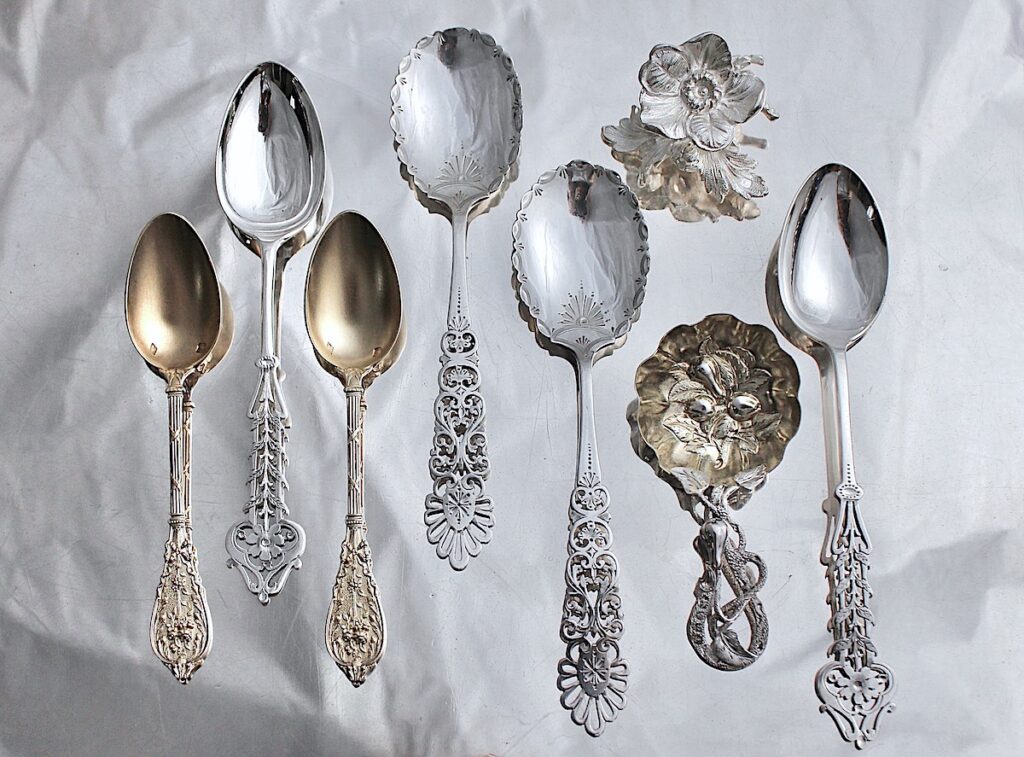 明日、新入荷のお品をアップします