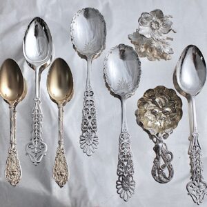 明日、新入荷のお品をアップします