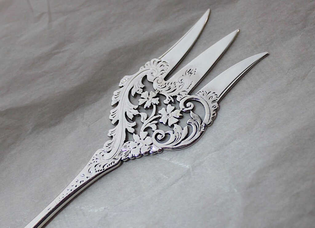 明日5日、3点追加いたします。