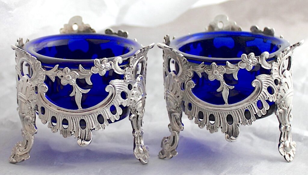 明日21日、新入荷のお品物をアップいたします。