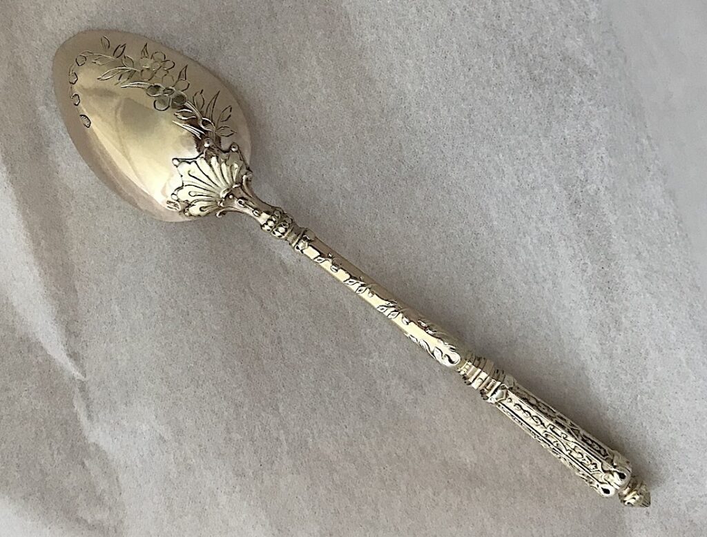 フレンチシルバースプーン ２種、画像を追加しました。