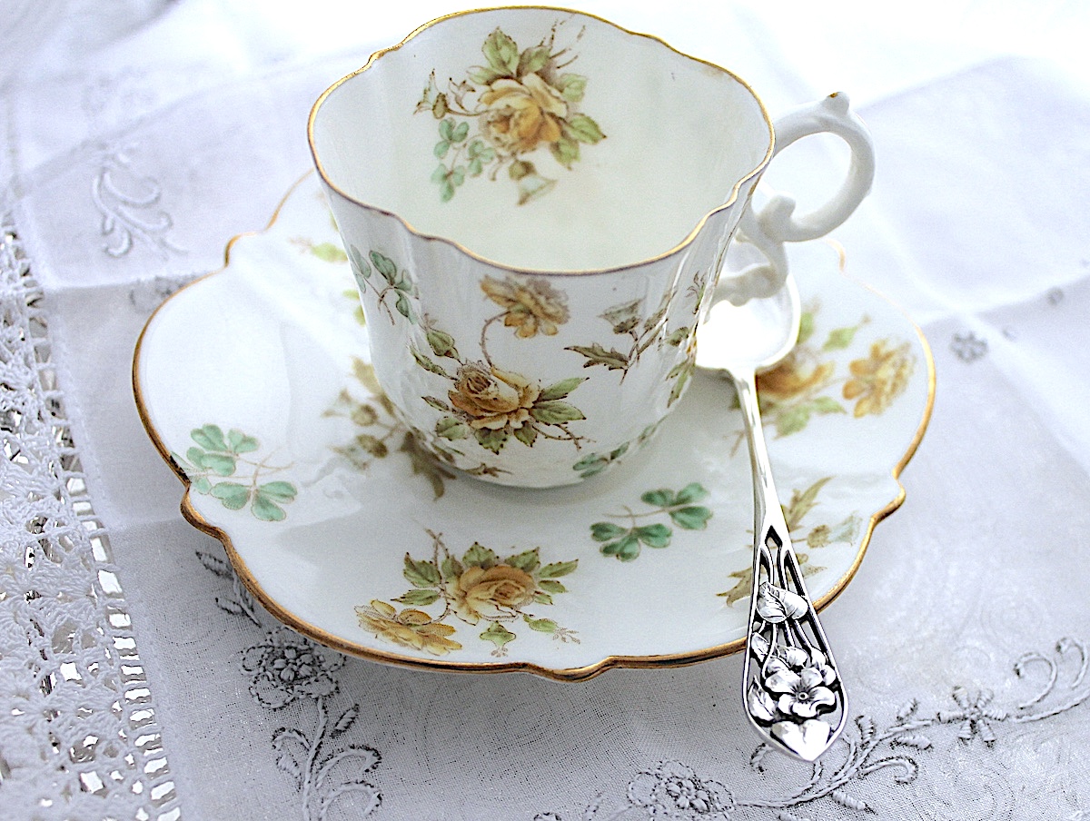 エインズレー デミタスカップ&ソーサー 1899年 薔薇とアザミと三つ葉