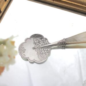 花びら型キャディスプーン 白蝶貝ハンドル 1896年